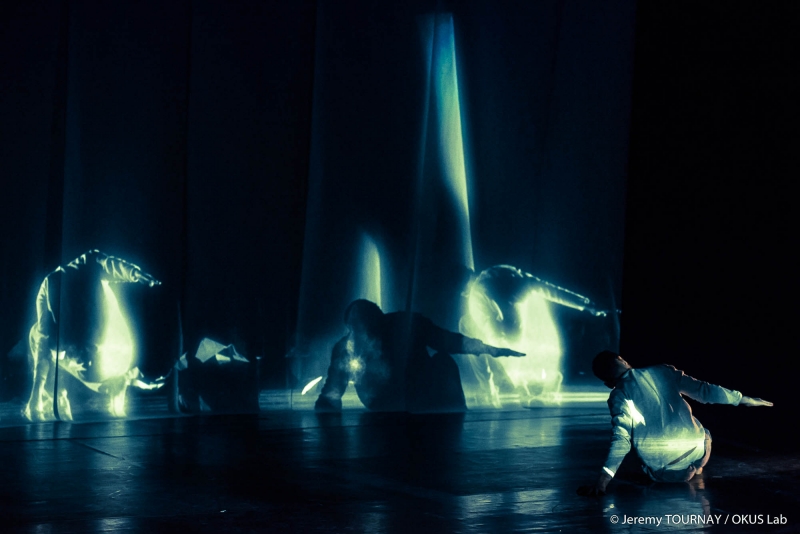 DiMartino-Okus-photography-lightpainting-choreographer-paper
